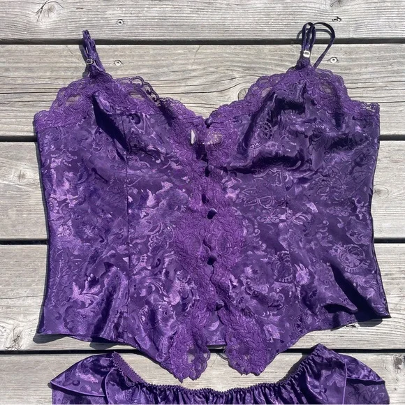 VICTORIA’S SECRET Vintage 80s Gold Label Purple Brocade Lace Pajama Set Lingerie - Picture 10 of 12